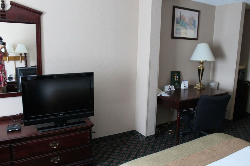 Comfort Inn & Suites Columbus North Extérieur photo