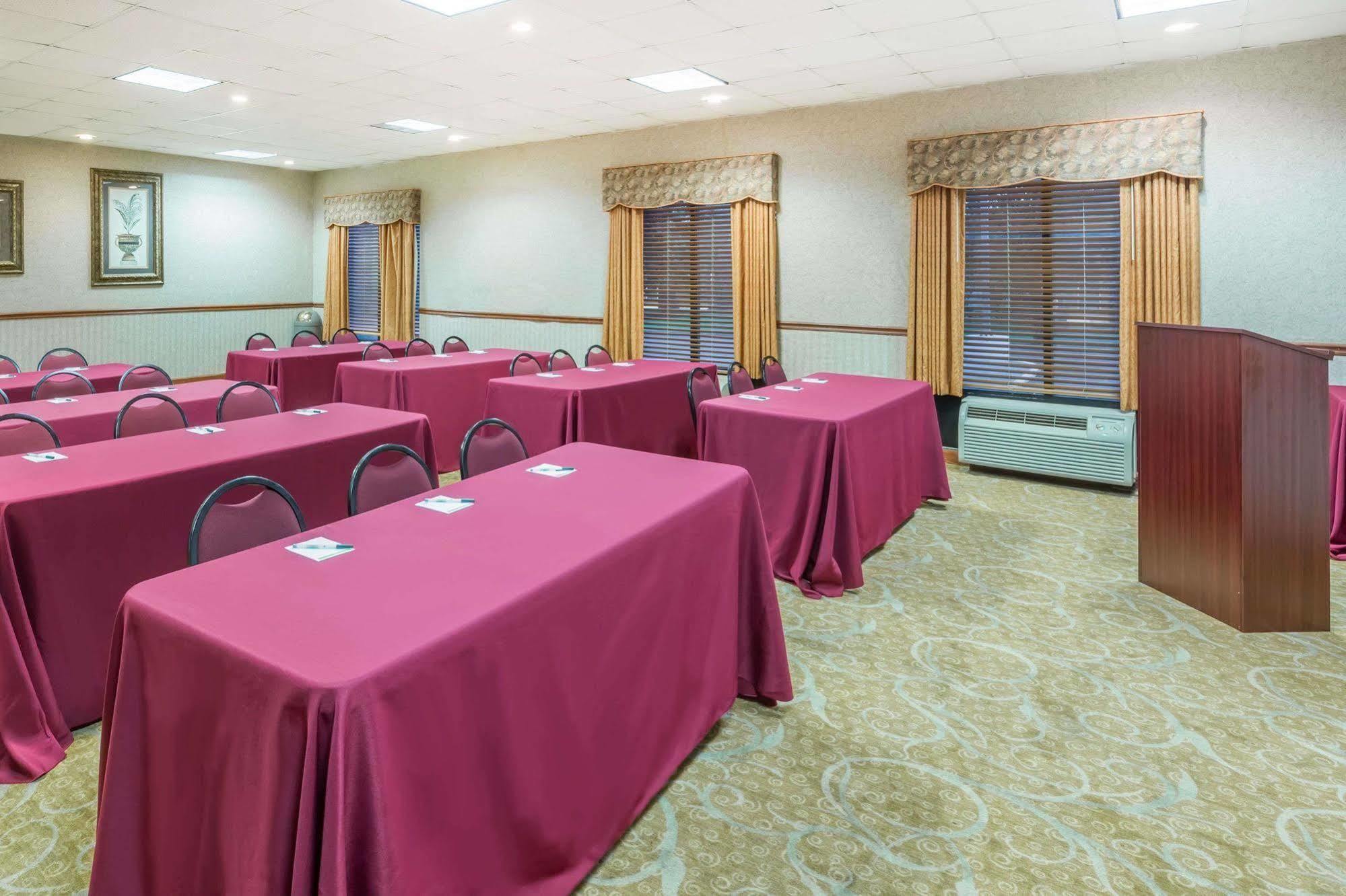Comfort Inn & Suites Columbus North Extérieur photo