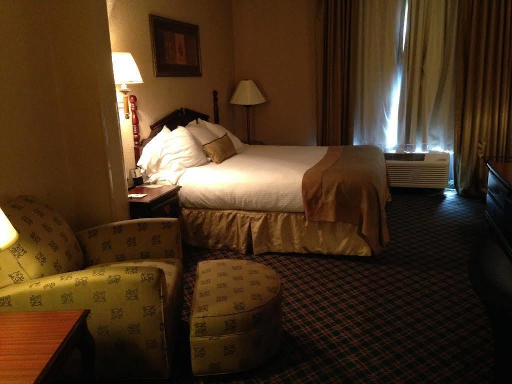 Comfort Inn & Suites Columbus North Extérieur photo