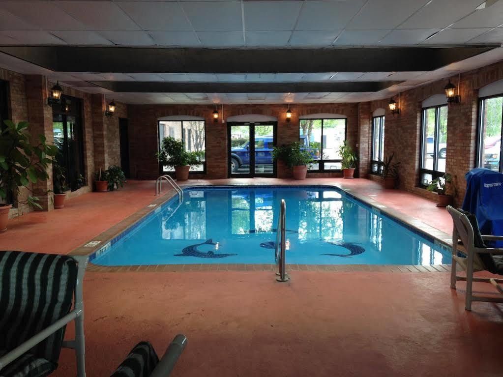 Comfort Inn & Suites Columbus North Extérieur photo