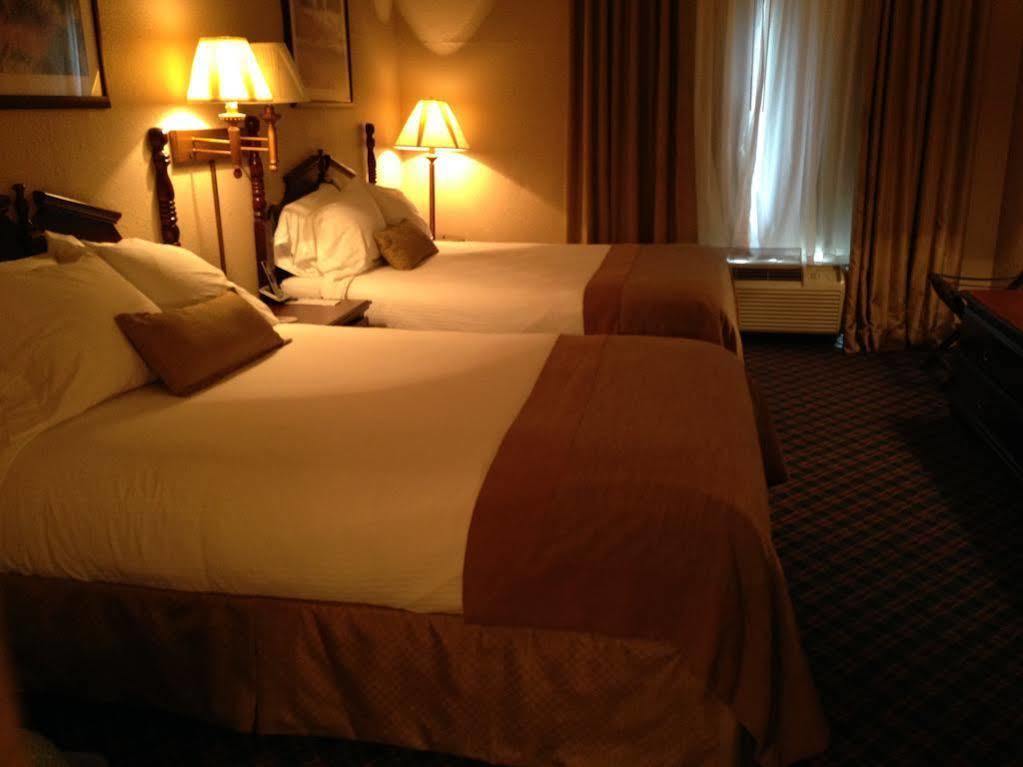 Comfort Inn & Suites Columbus North Extérieur photo